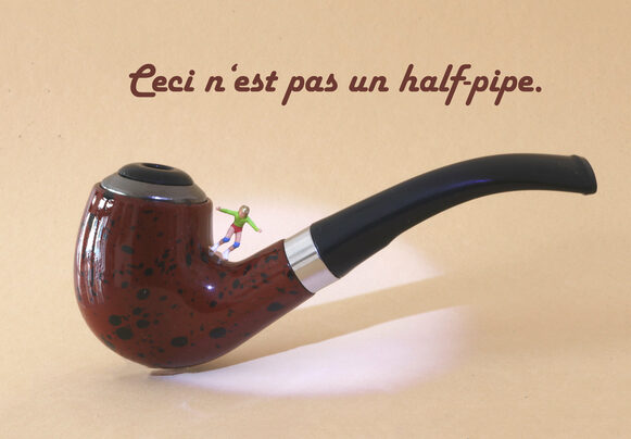 "Ceci n'est pas un half-pipe" (frei nach "Ceci n'est pas une pipe" von Magritte), Fotografie auf AluDibond, 40 x 30 cm, aus der Serie "Die Mini-Masters", Susanne Ochs