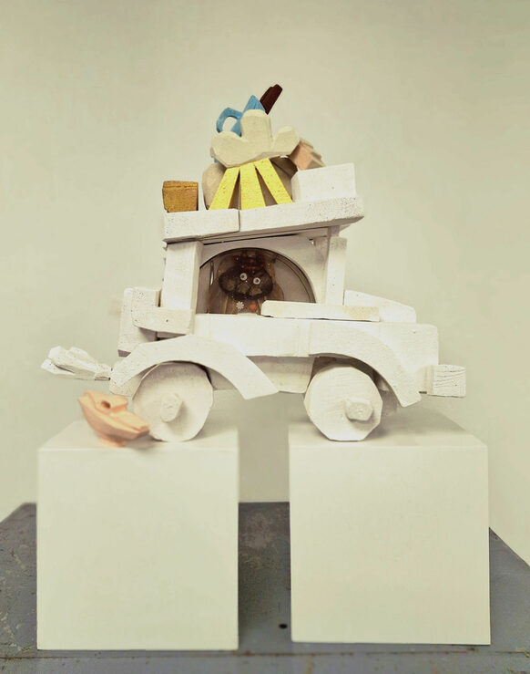 Das AA-Mobil / Objekt 40 x 30 x 15 cm Sculptureblock; Zebrakot / Silber / Gießharz, Anne Kallmann