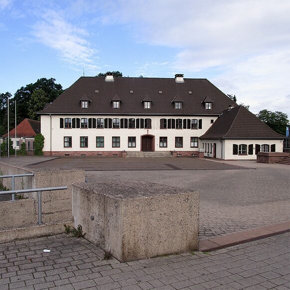 Ehemalige Verwaltung des Sprengstoffwerkes der DAG, heute Sitz des DIZ