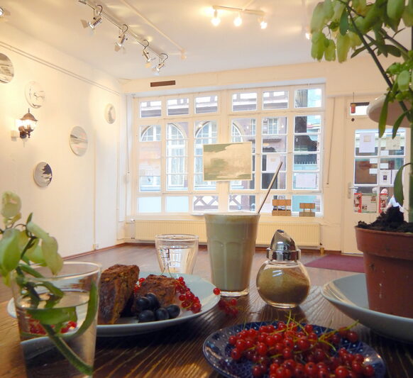 Kuchen sucht Tee - Kunstgespräche