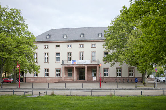 Das Staatsarchiv Marburg am Friedrichsplatz