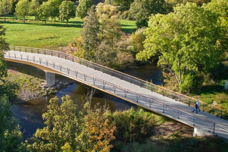 Fahrrad- und Fußwegebrücke über die Eder