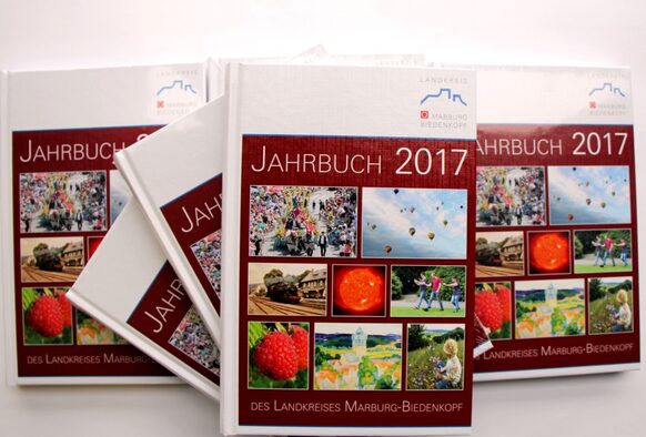 Jahrbuch 2017: Mehrere Exemplare
