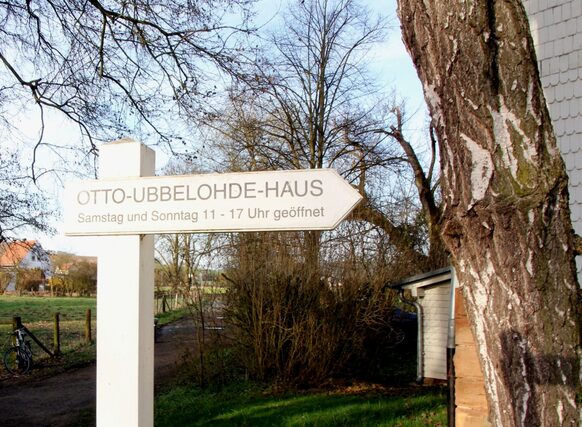 Hinweisschild Otto-Ubbelohdehaus