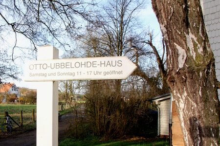 Hinweisschild Otto-Ubbelohdehaus