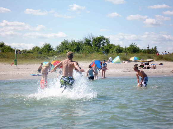 Badende am Schubystrand