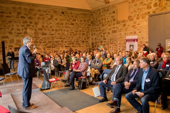 Teilnehmer und Teilnehmerinnen der Regionalkonferenz