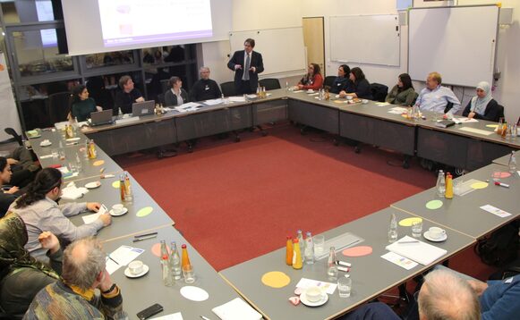 Die Teilnehmerinnen und Teilnehmer des Forums haben aus verschiedenen Bereichen Themen formuliert, die für die Kommission des Landkreis Marburg-Biedenkopf als Arbeitsgrundlage dienen werden.