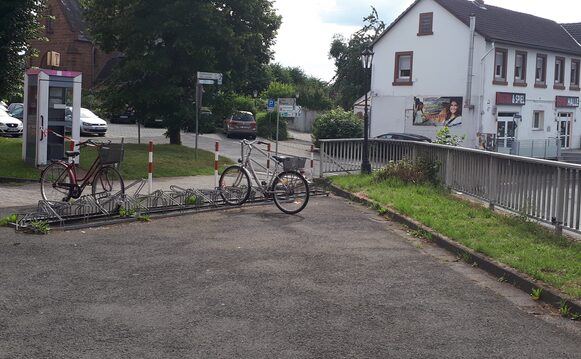 Bisheriger Fahrradabstellplatz am Bahnhof Neustadt