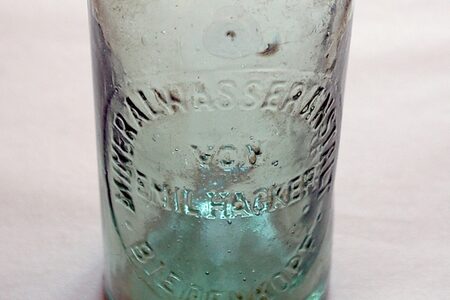 Historische Mineralwasserflasche