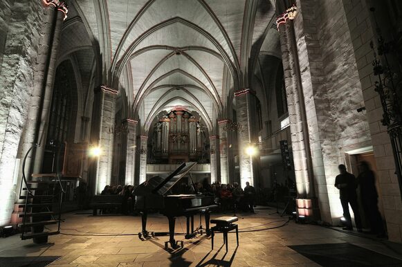 Foto zur Pressemitteilung 441/2019 (Innenraum Lutherische Pfarrkirche St. Marien, Marburg)