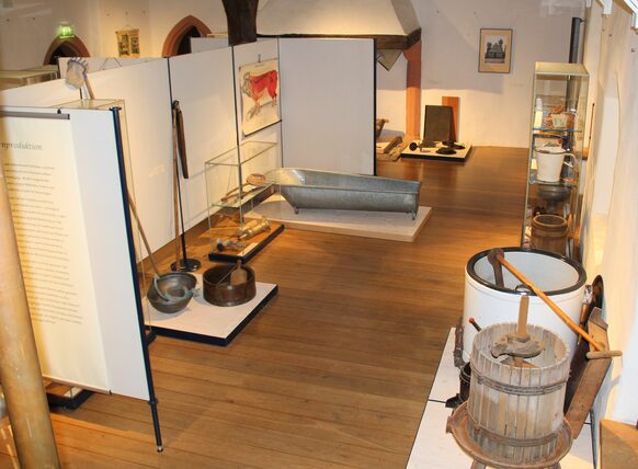 Blick in die Sonderausstellung "Esskultur im Hinterland" im Hinterlandmuseum Schloss Biedenkopf