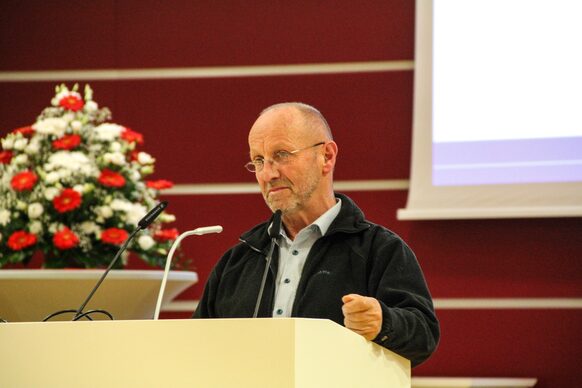 Heinz Kurt Müller am Rednerpult