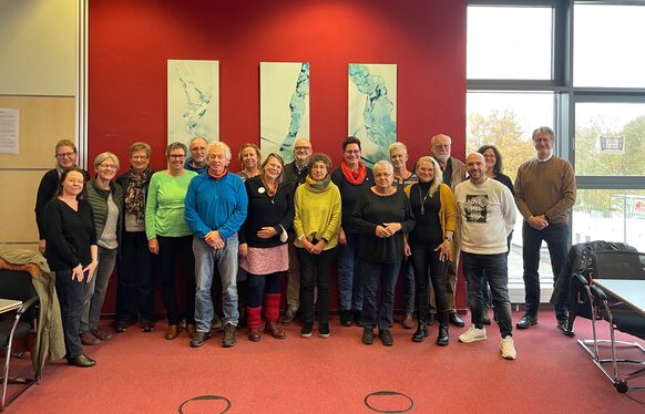 Gruppenbild mit Mitgliedern des "Netzwerk für Bürgerhilfen"