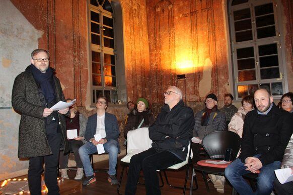 Landrat Jens Womelsdorf bei der Gedenkstunde in der Landsynagoge in Roth