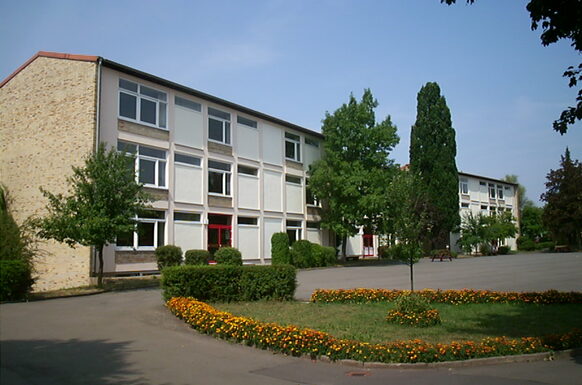 Außenansicht Alfred-Wegener-Schule in Kirchhain